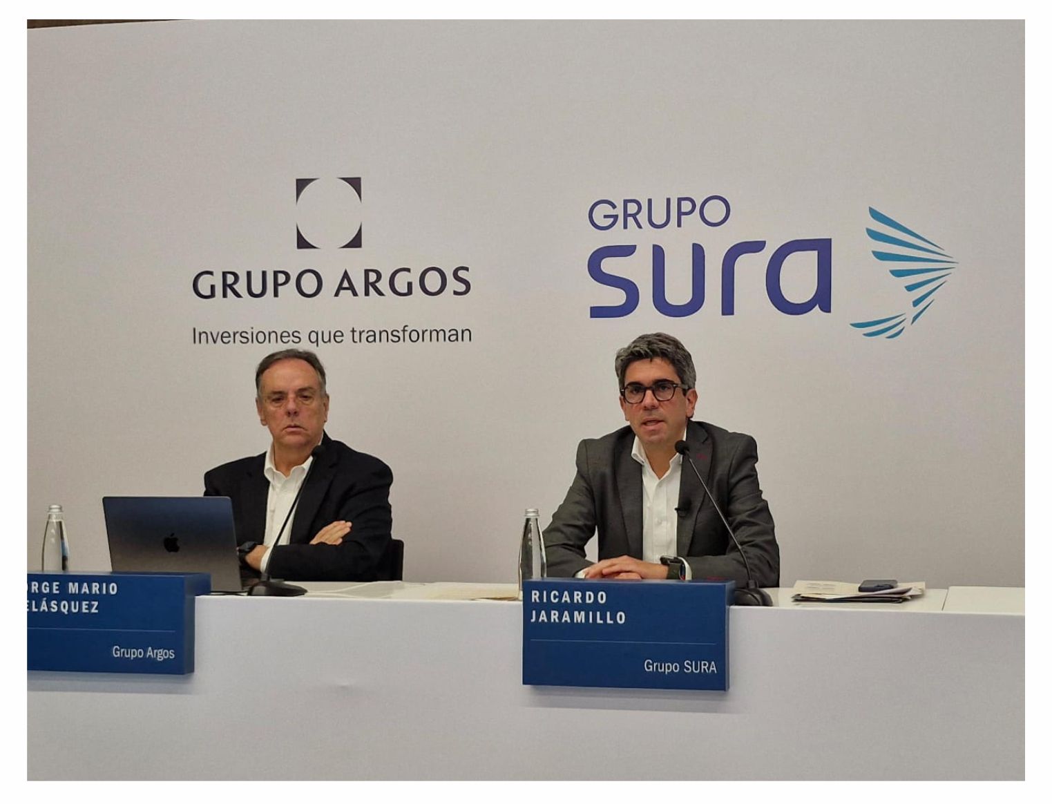 Jorge Mario Velásquez, presidente de Grupo Argos y Ricardo Jaramillo, presidente de Sura. Foto Momento Emprendedor.