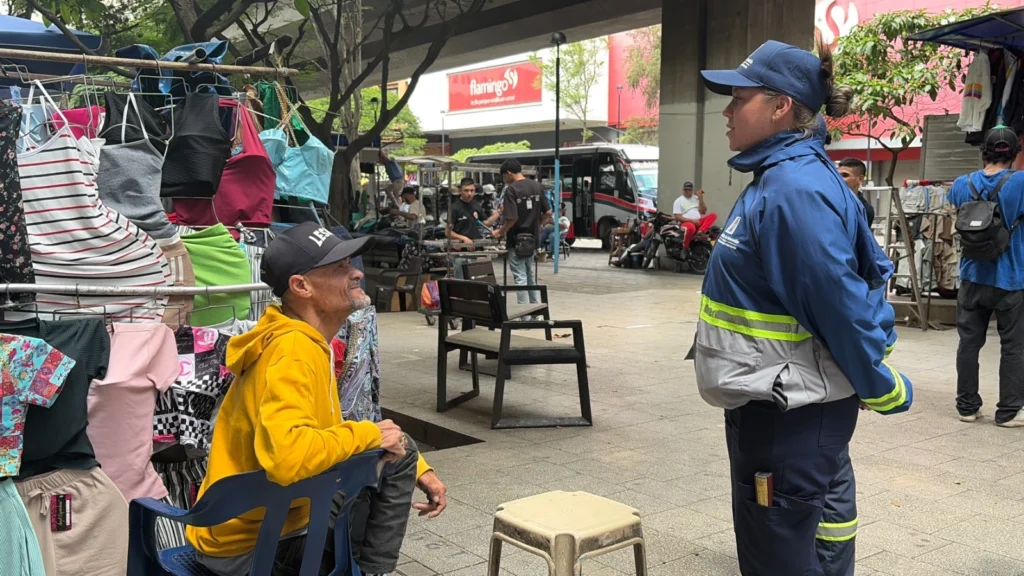 Medellín lanza ruta para formalizar vendedores informales