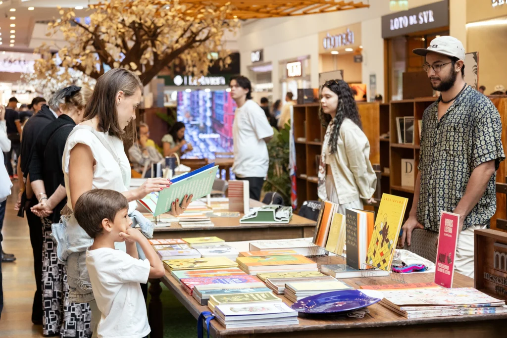 Feria Cultura y Libros impulsa tradiciones en Medellín