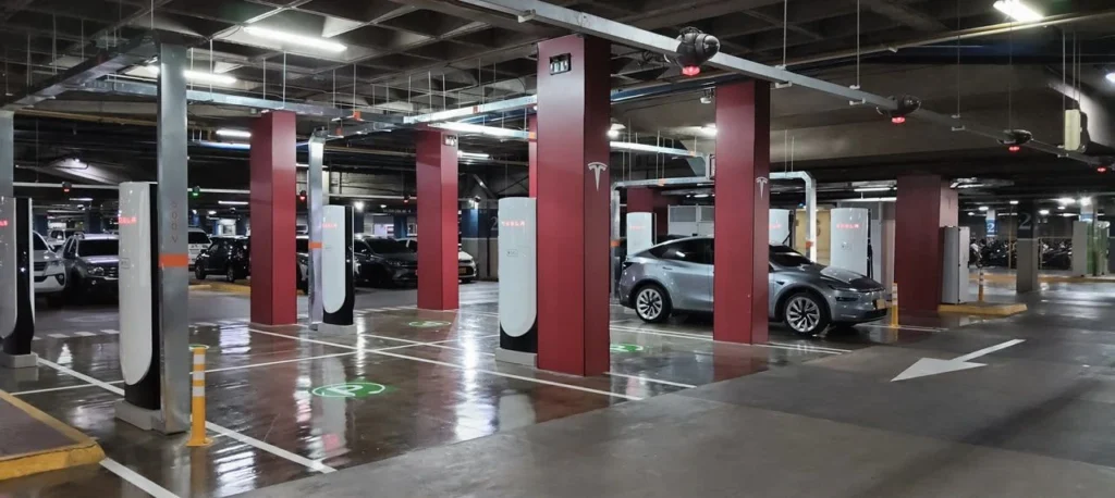 Tesla abre estación de carga rápida en Medellín