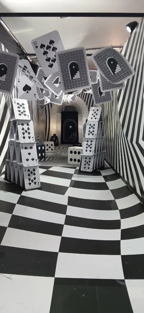 Puertas a Mundos: experiencia inmersiva llega a Oviedo