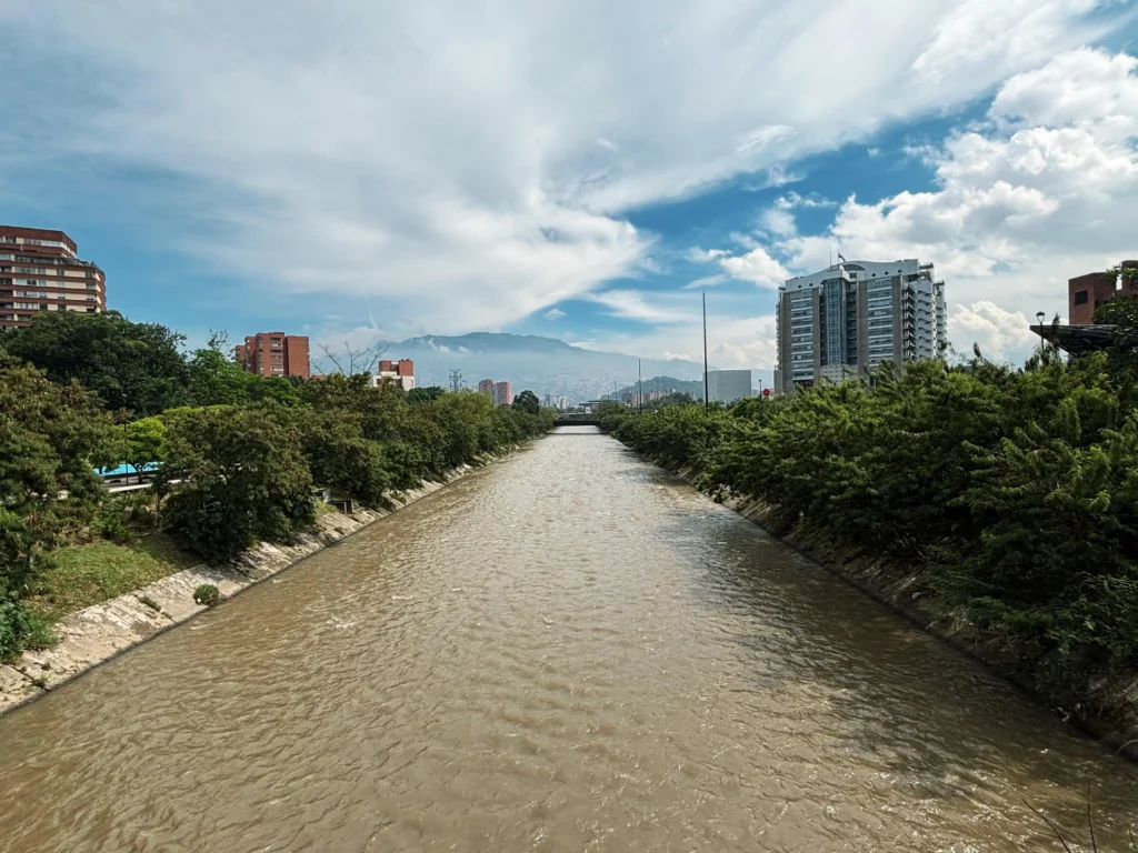 Medellín moviliza 500 personas por el Día del Río