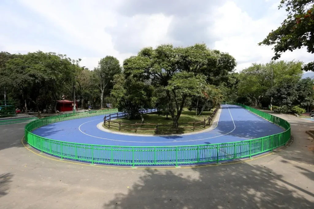 Medellín mejora 410 escenarios deportivos y avanza meta
