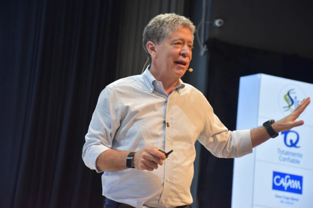 Bruce Mac Master instaló el 32.º Foro de la Salud en Cartagena.