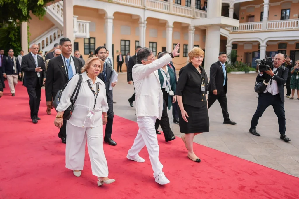 Petro reconoce derrota y valida presidente