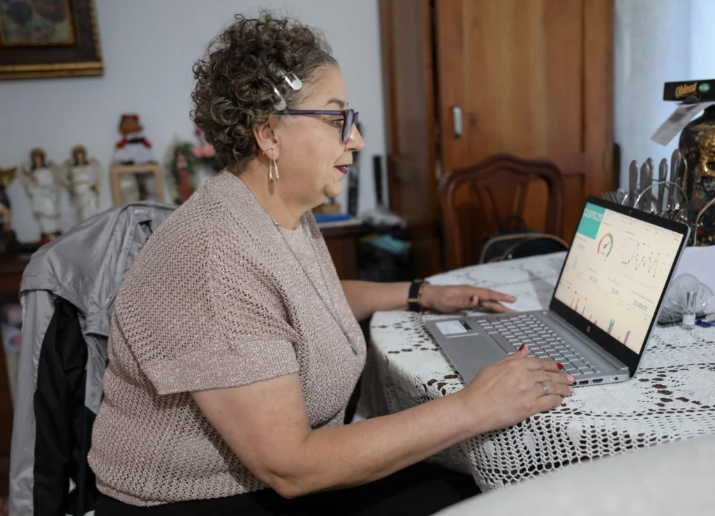 Medellín fortalece la educación para adultos mayores