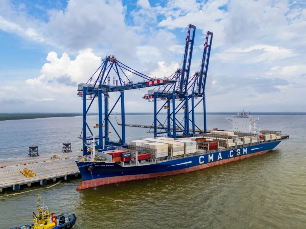Puerto Antioquia llega a 100 buques portacontenedores