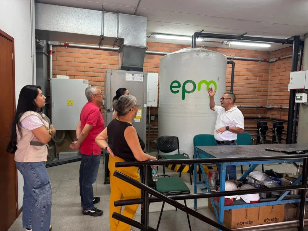 EPM inicia piloto de medición inteligente de agua en Medellín