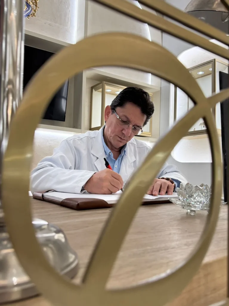 Alfredo Restrepo, fundador y CEO de Joyería Inter, destaca el crecimiento del mercado de lujo en Medellín.