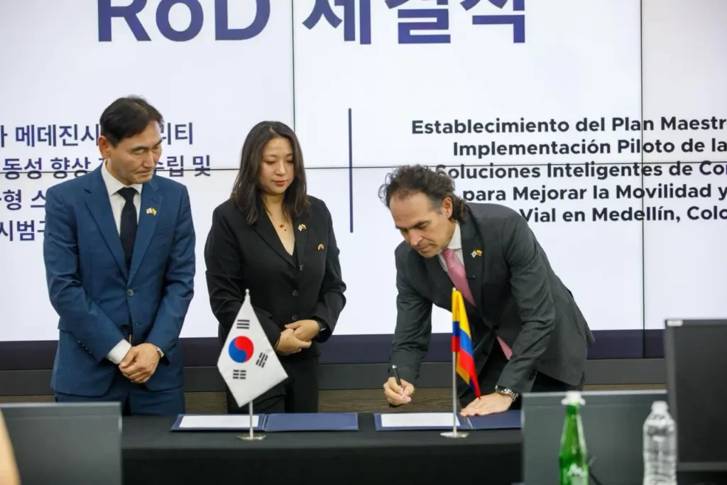 Corea aporta $9.100 millones para movilidad en Medellín