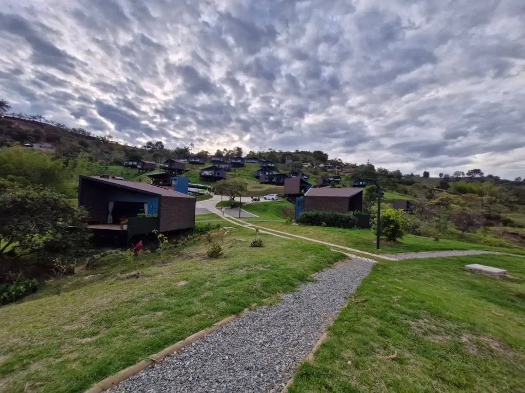 Lagoa-by-Loop-Hotel-El-Peñol-turismo