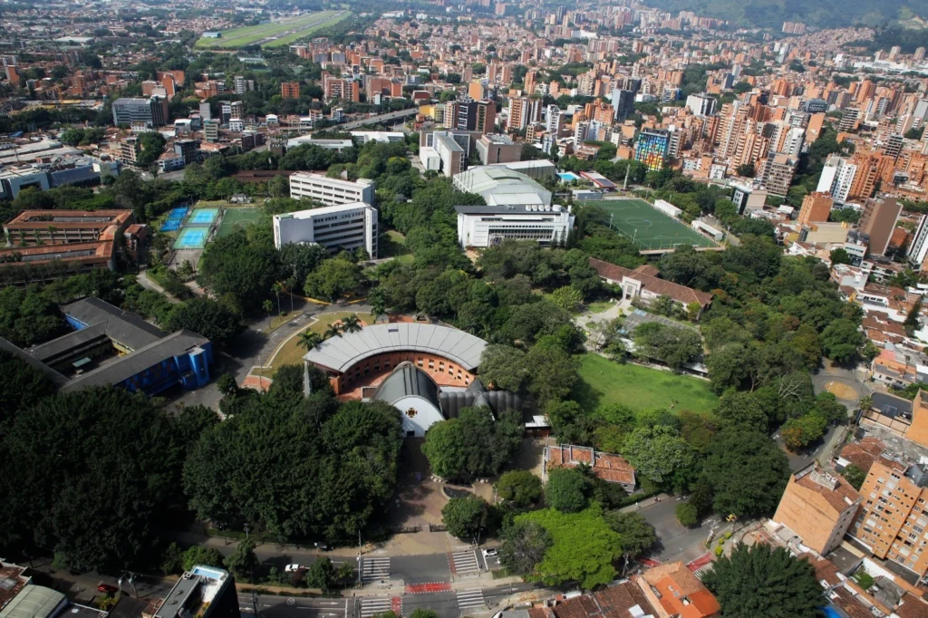 UPB celebra 90 años de educación, ciencia e innovación