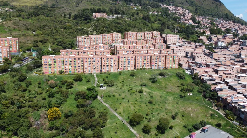 Vivienda y turismo, claves en la revisión del POT de Medellín
