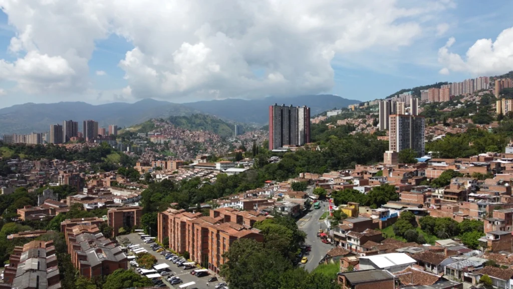 POT de Medellín ordena vivienda turística y protege barrios residenciales