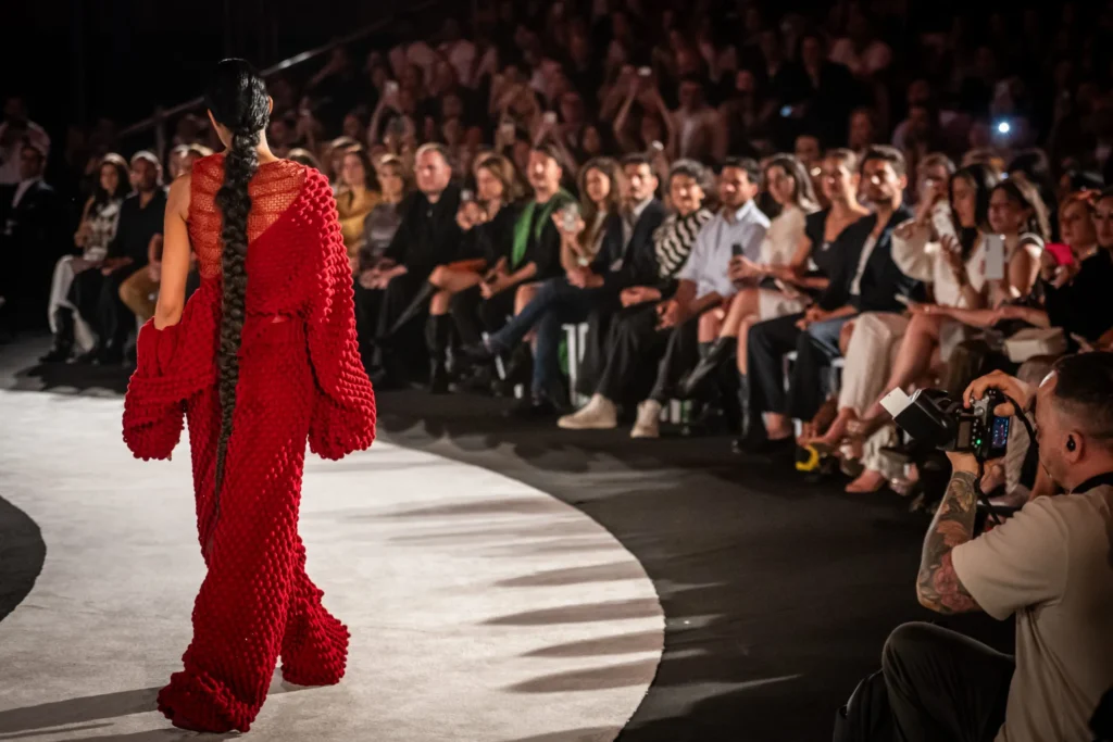 Moda colombiana busca mercado europeo en París