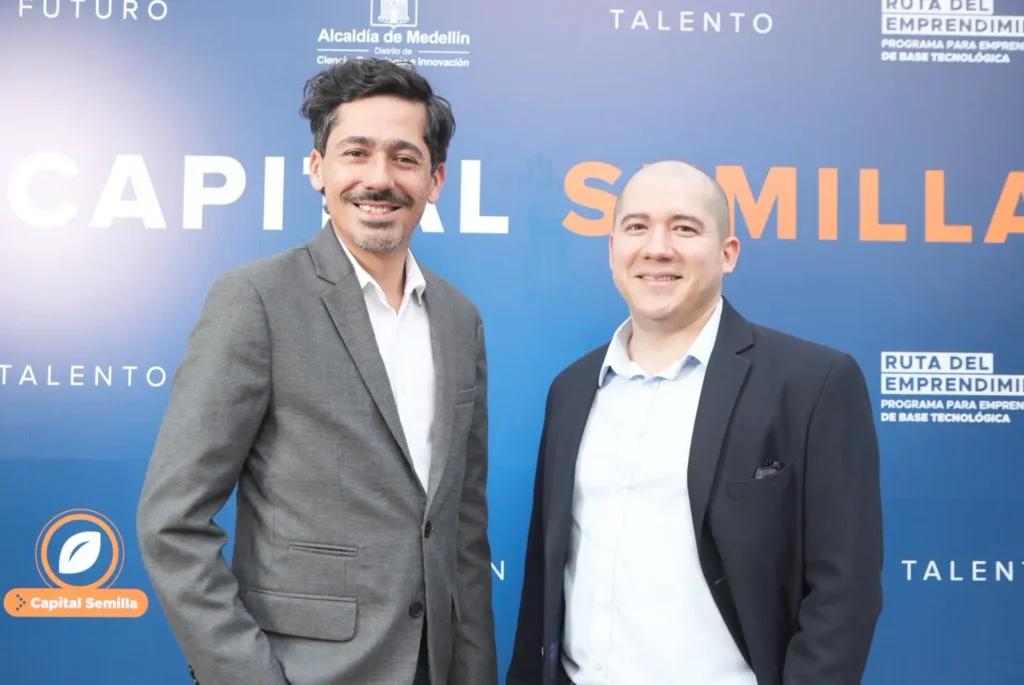 Daniel Palacio y Alejandro Guerrero, cofundadores de Cedelo, la proptech paisa que facilita la cesión de derechos sobre vivienda.